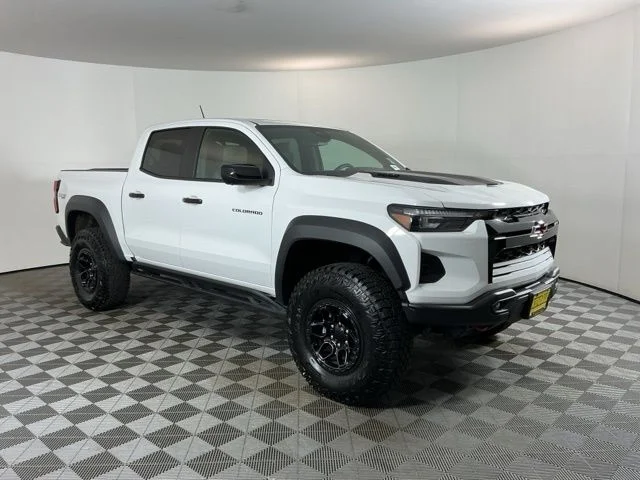 Used 2026 White Chevrolet ZR2 image 3