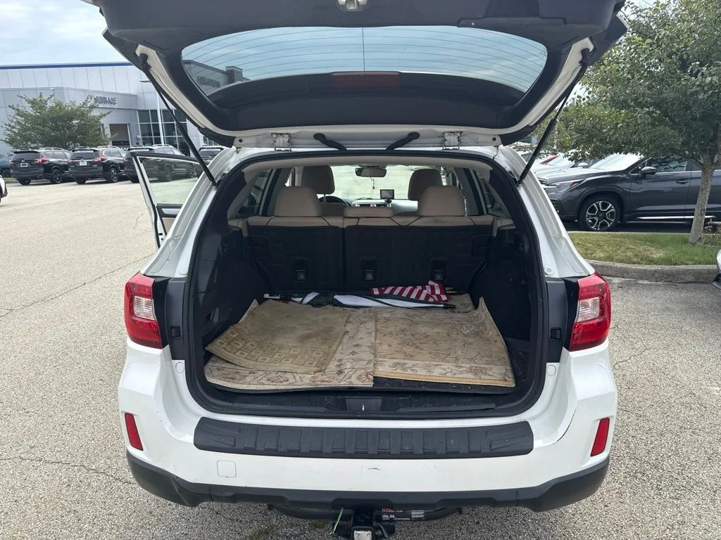 Used 2017 White Subaru 2.5i Premium image 21