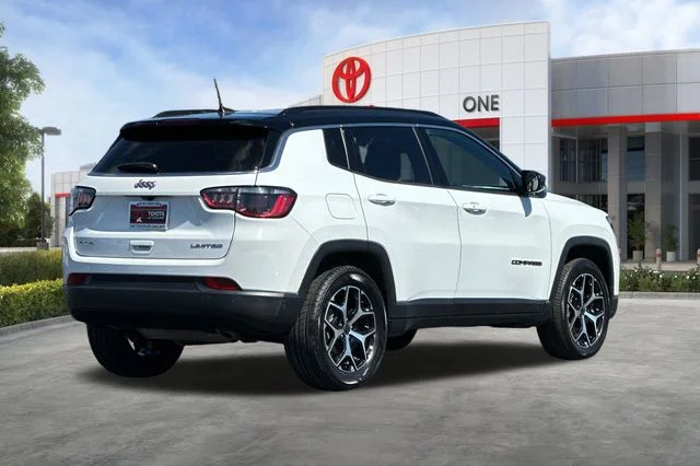 Used 2025 White Jeep Limited image 4