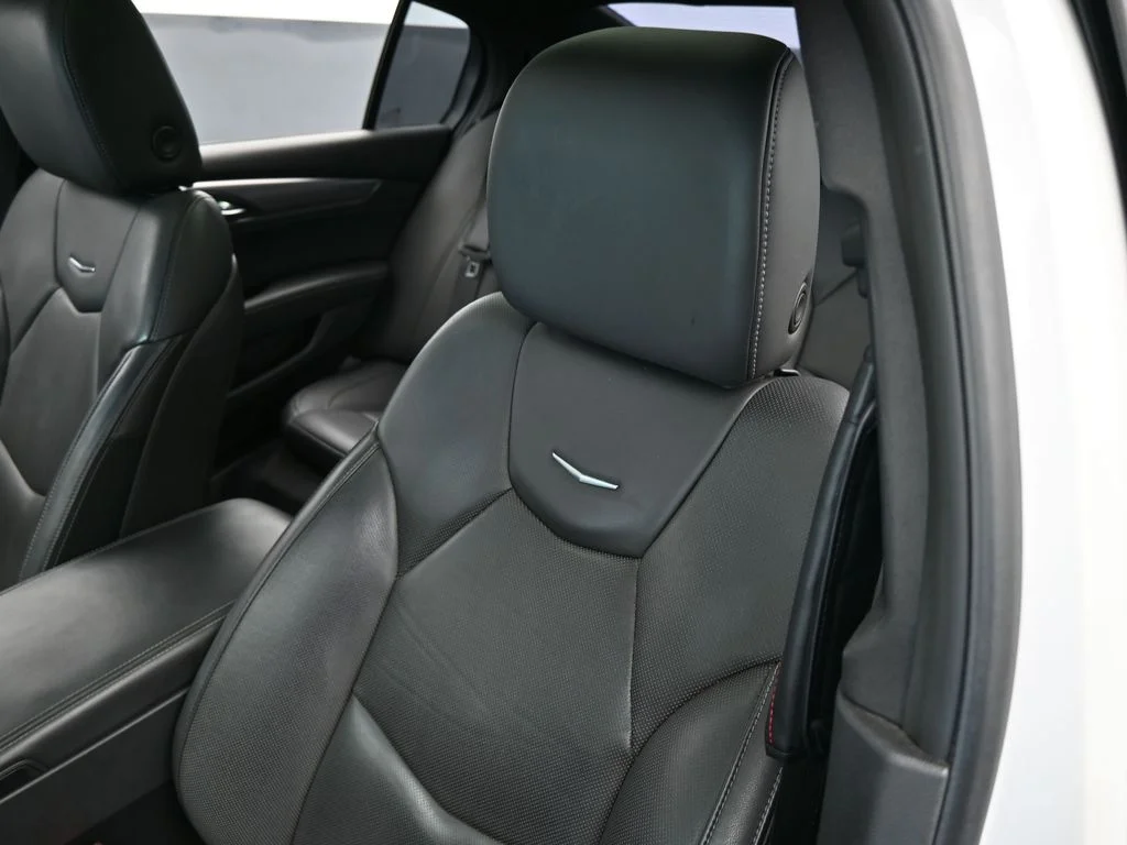 Used 2020 Crystal White Tricoat Cadillac Premium Luxury image 17