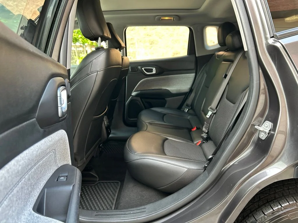 Used 2022 Gray Jeep Latitude image 22