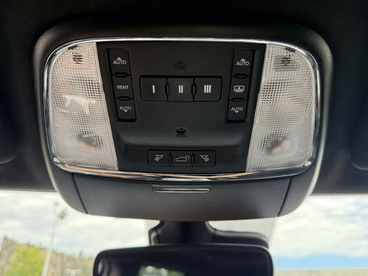 Used 2019 Grey Jeep SRT image 31