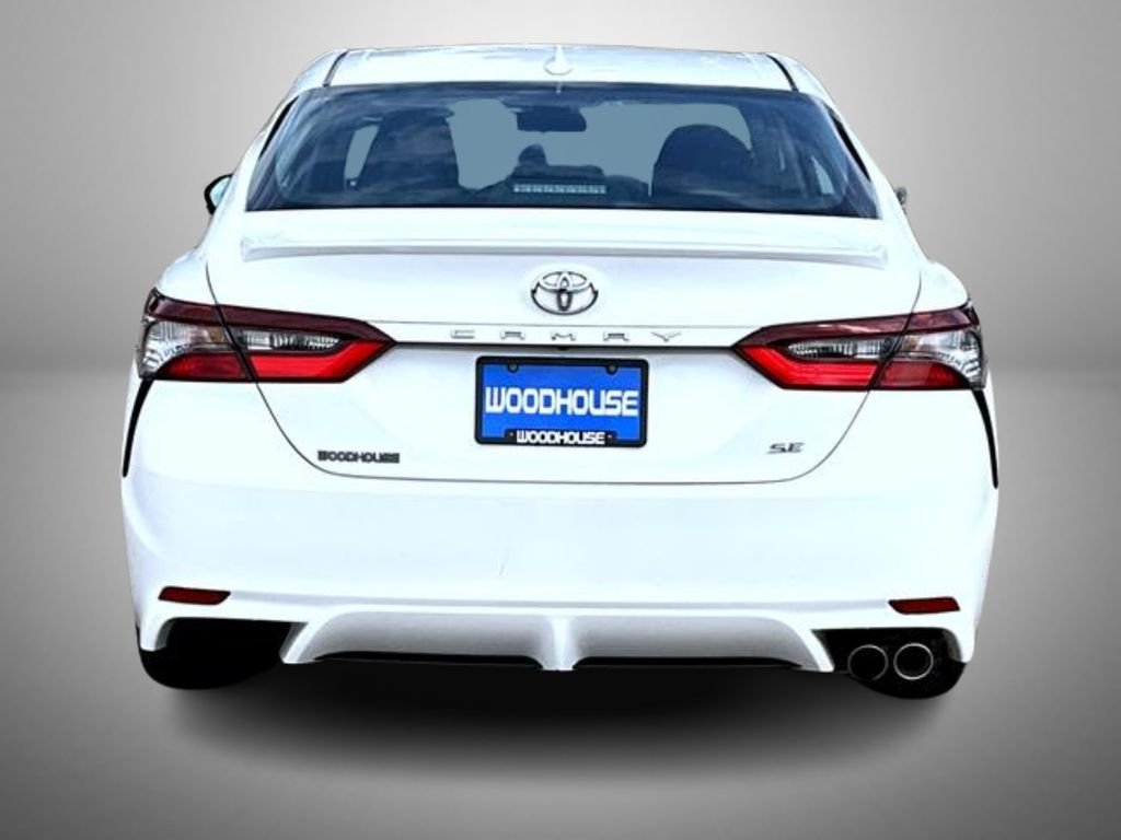 2024 Toyota Camry SE - Photo 6