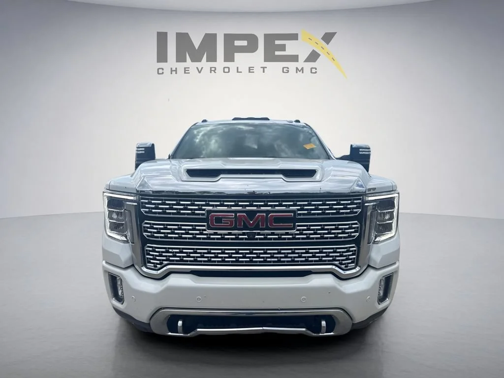 Used 2021 WHITE FROST TRICOAT GMC Denali image 8