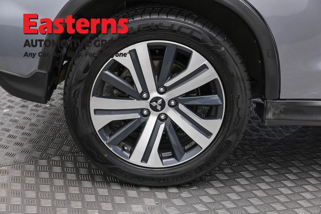 Used 2024 Gray Mitsubishi 2.0 ES image 29
