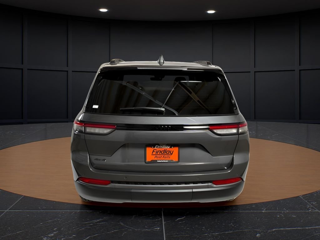 New 2026 Baltic Gray Metallic Clear-Coat Exterior Paint Jeep Altitude image 6