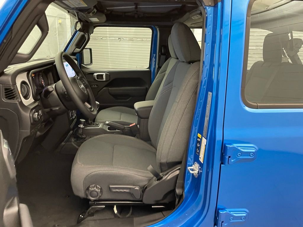 New 2026 Hydro Blue Pearl-Coat Exterior Paint Jeep Sport image 15