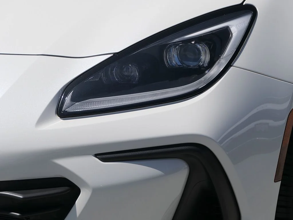 Used 2023 White Subaru Limited image 9