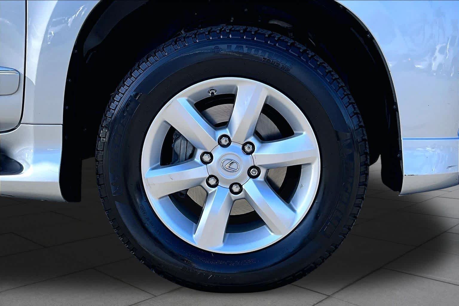 Used 2015 Silver Lining Metallic Lexus  image 10