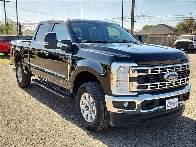 Used 2024 Agate Black Metallic Ford XLT 4x4  Crew Cab 6.75 ft. box 160 in. WB SRW image 5