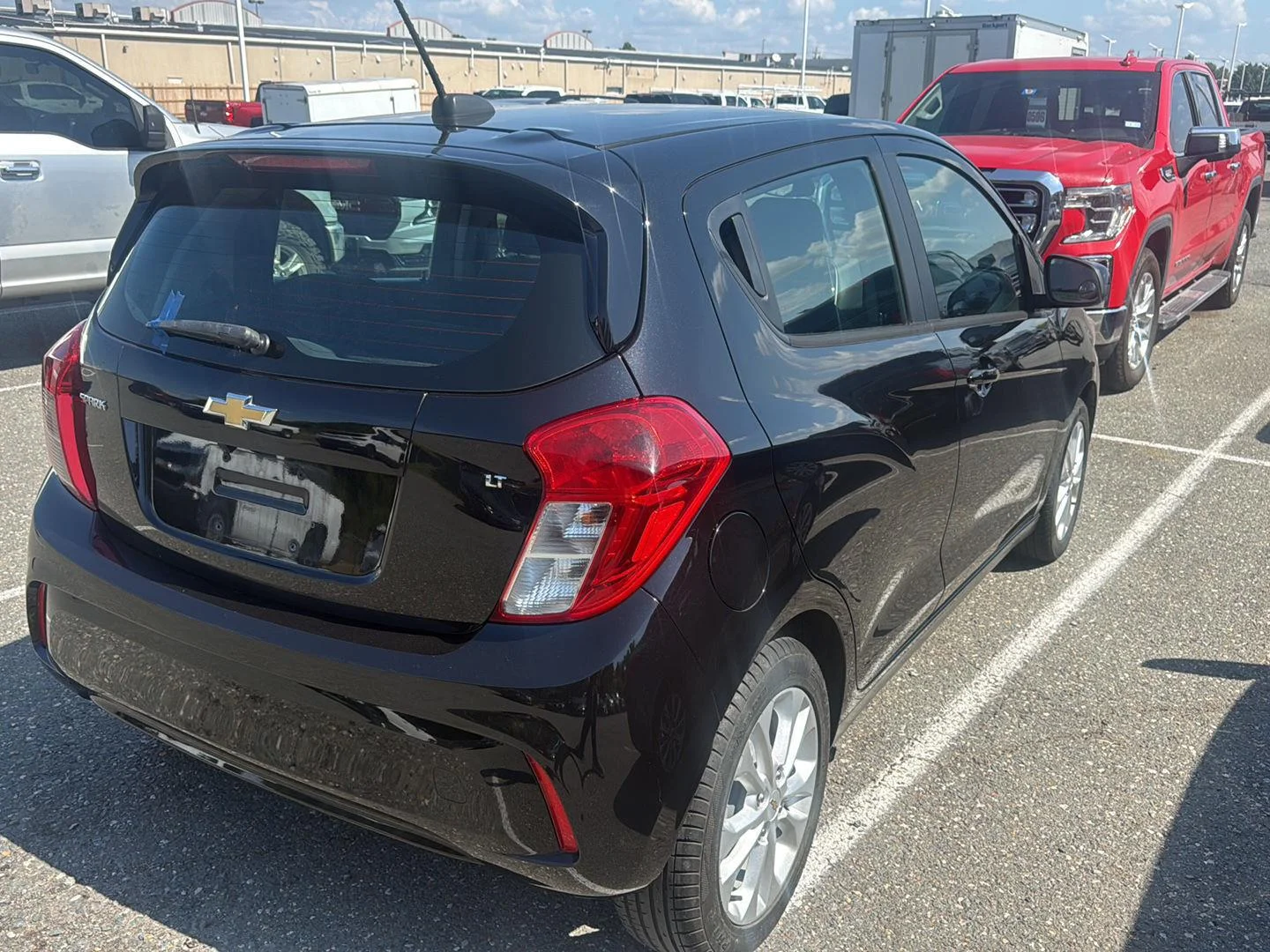 Used 2021 (Metallic paint.) Chevrolet 1LT image 4
