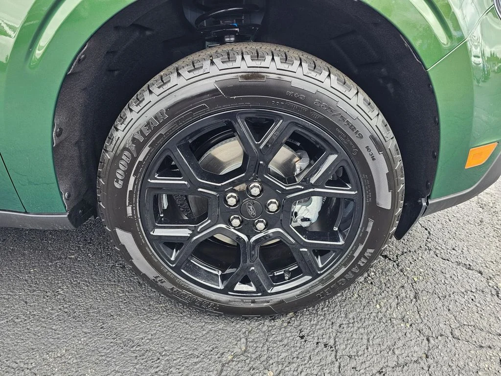 New 2025 Eruption Green Ford Lariat® image 9