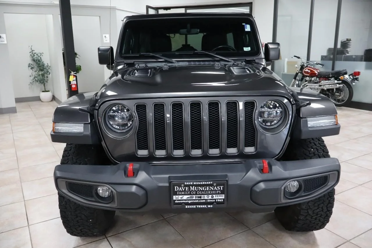 Used 2020 Granite Crystal Metallic Clear Coat Jeep Rubicon image 8