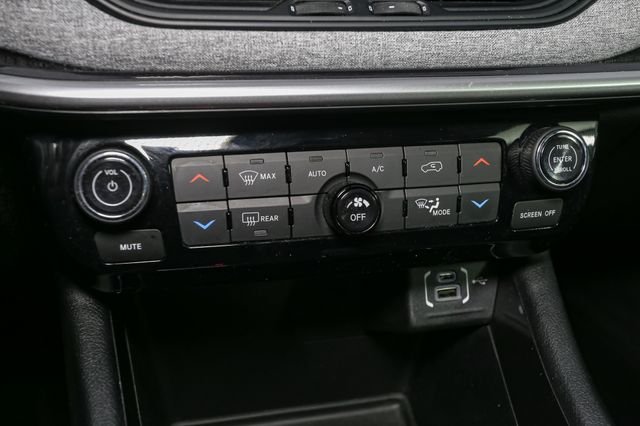 Used 2023 Black Jeep Latitude image 26