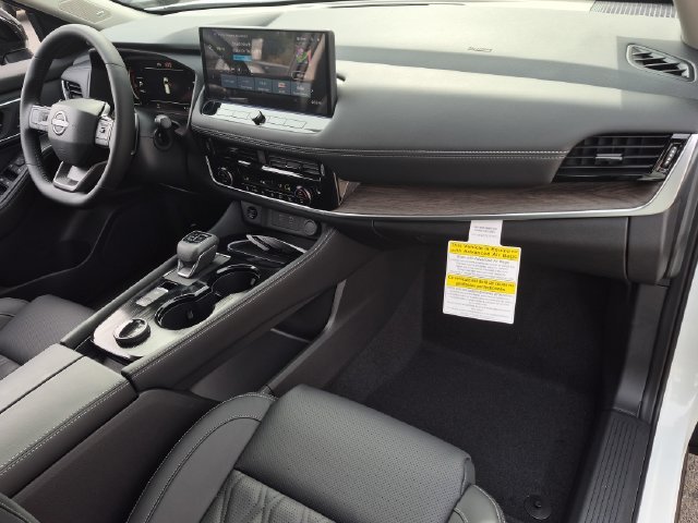 New 2026 Everest White Pearl TriCoat / Super Black Two-tone Nissan Platinum image 28