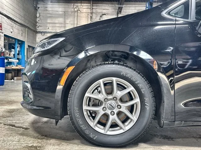 2024 Chrysler Pacifica Touring L - Photo 33