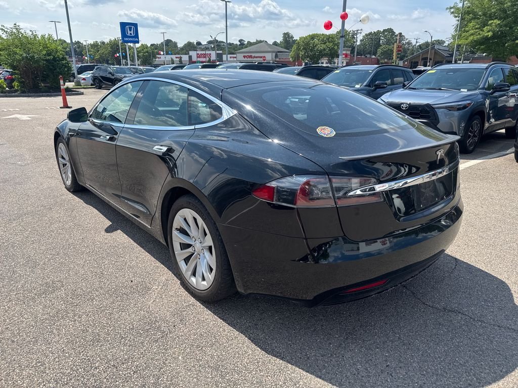 Used 2019  Tesla P100D image 5
