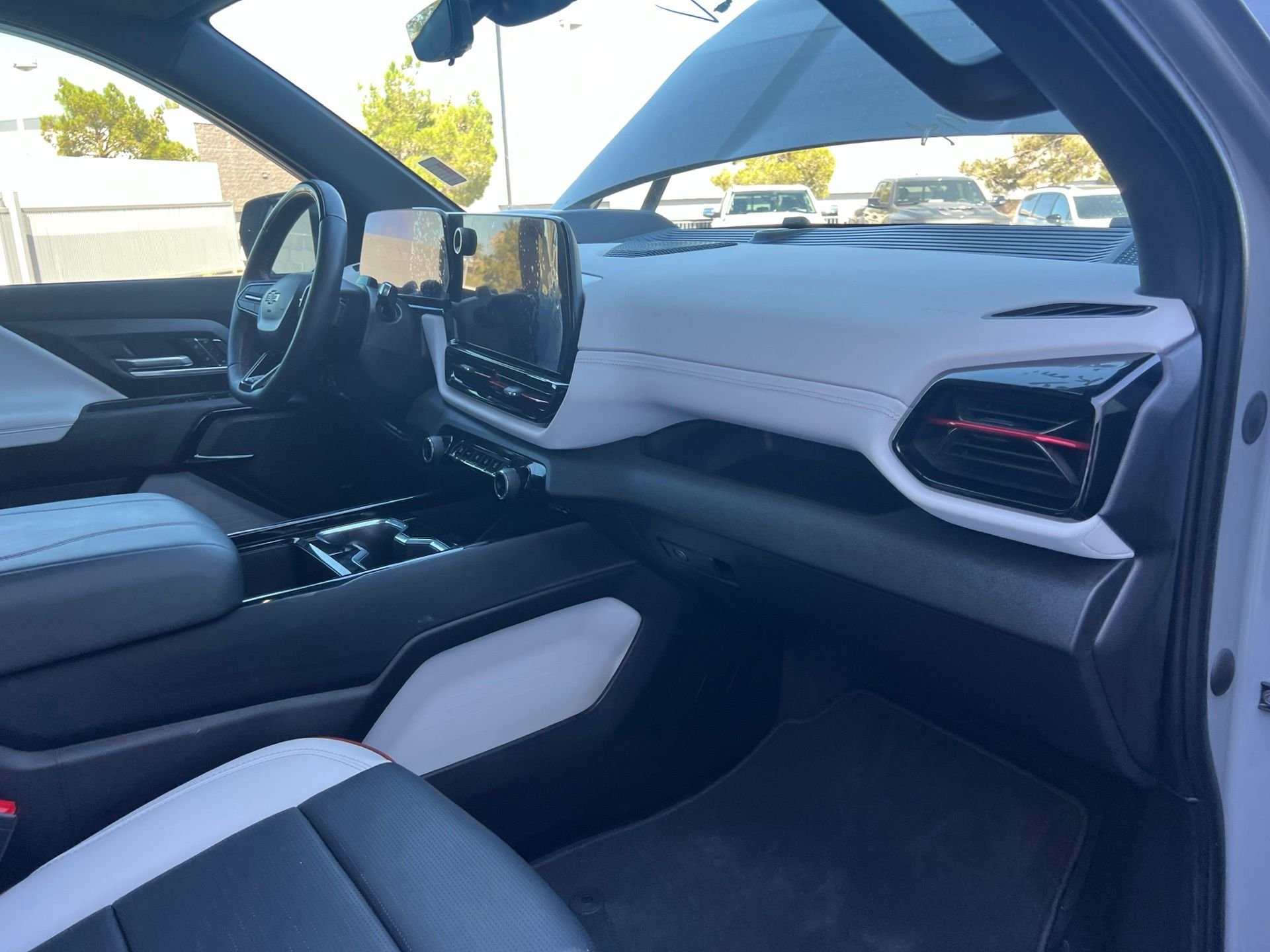 Used 2025 Gray Chevrolet RST image 29