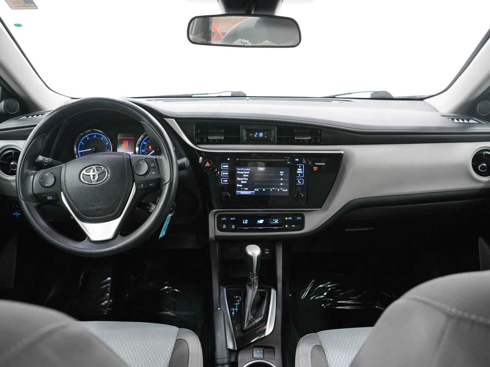 Used 2017  Toyota LE image 14