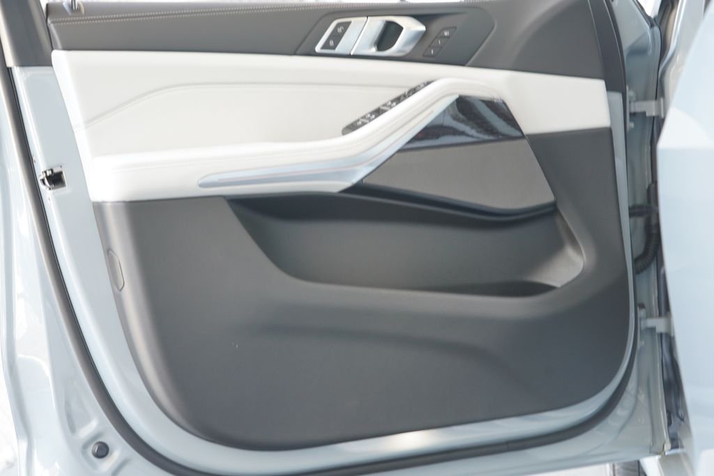 New 2026 Brooklyn Grey Metallic BMW xDrive40i image 9