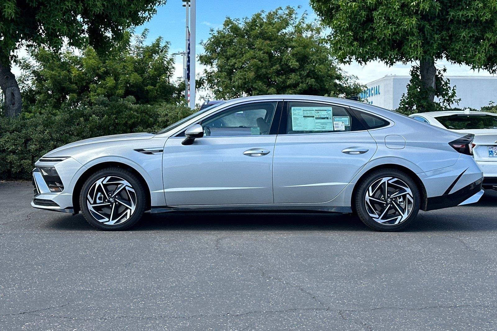 New 2026 Aero Silver Hyundai SEL Sport image 33