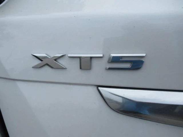 Used 2024 White Cadillac Sport image 9