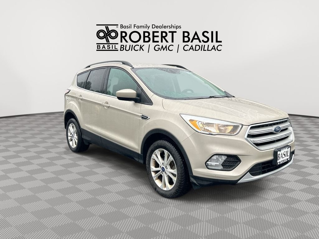 Used 2018 Ford Escape SE with VIN 1FMCU9GDXJUA50845 for sale in Orchard Park, NY