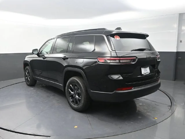 New 2027 High-Gloss Black Paint Jeep Laredo Altitude image 6