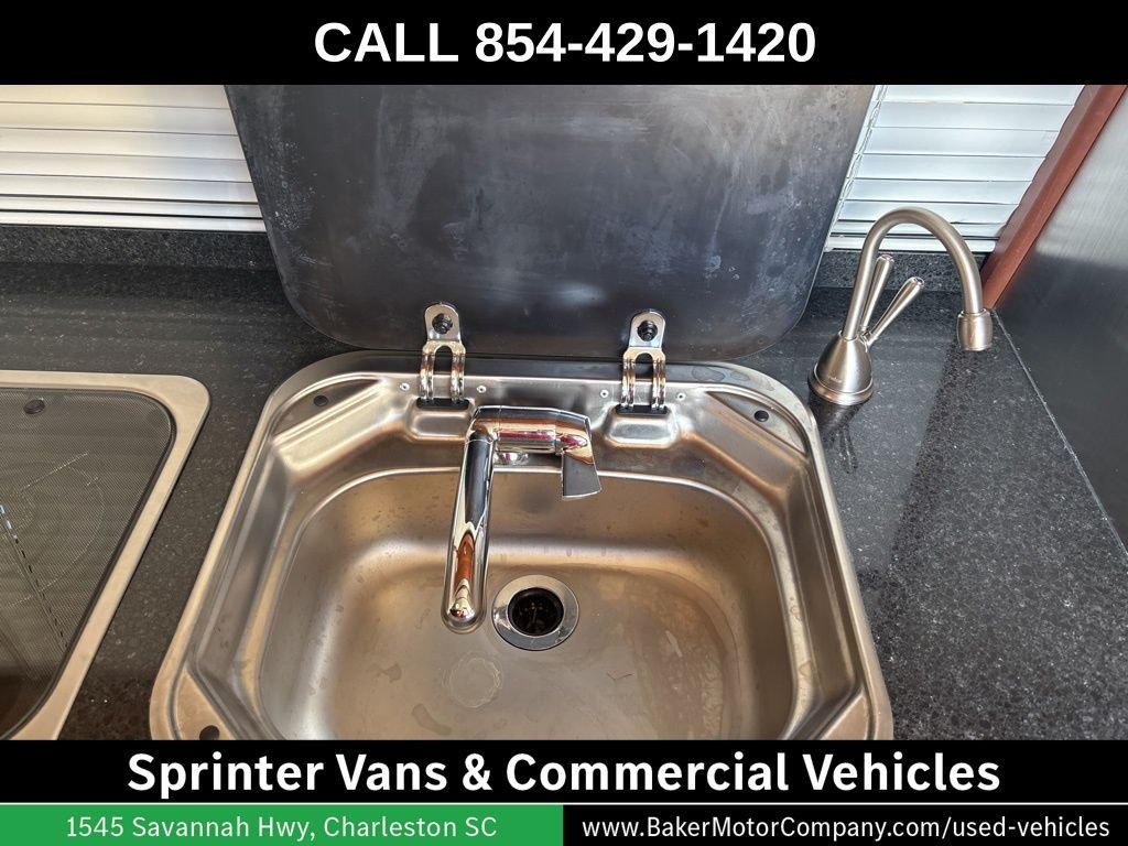 Used 2016 Gray Mercedes-Benz Road Trek image 10