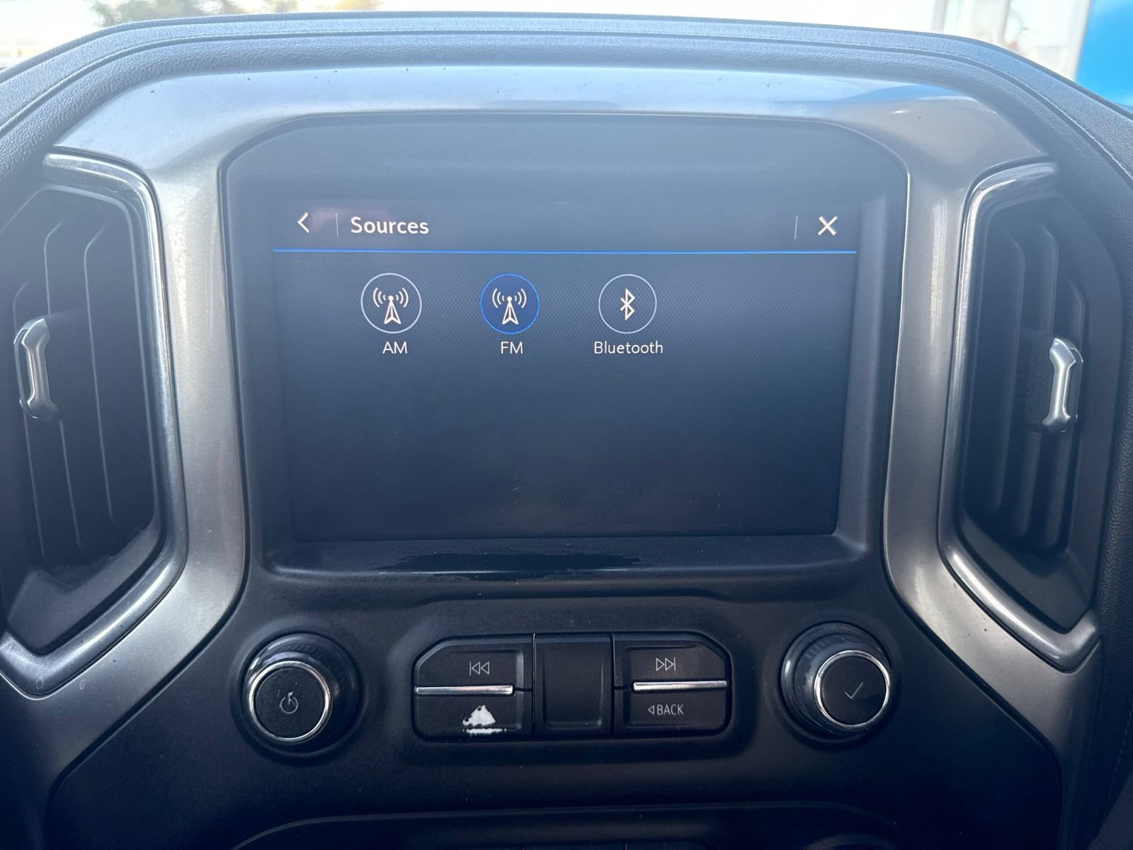 Used 2020 Shadow Gray Metallic Chevrolet LT Trail Boss with Convenience Package - Trailering Package image 23