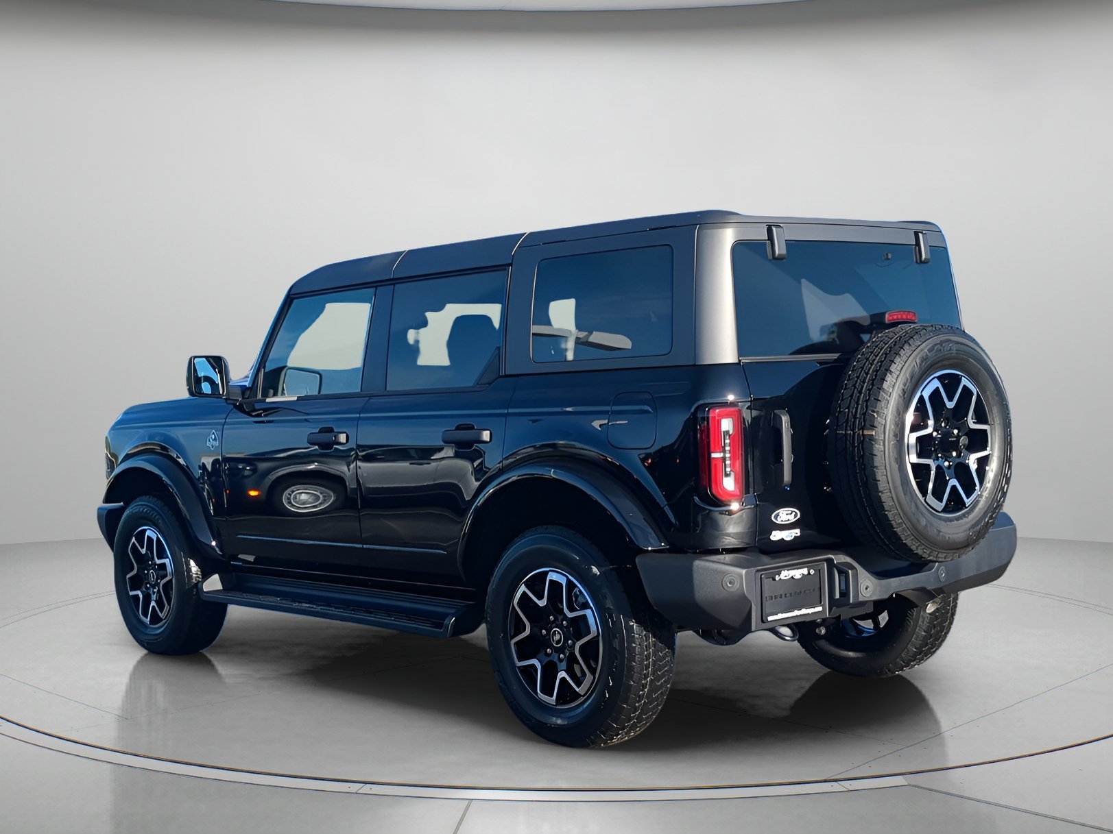 New 2026 Shadow Black Ford Outer Banks® image 39