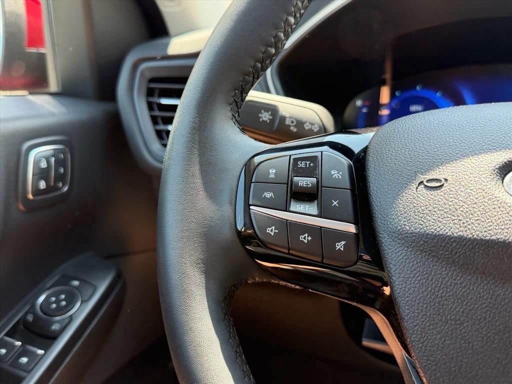 Used 2022 Red Ford SEL image 20