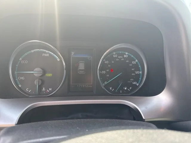 Used 2016 White Toyota XLE image 10