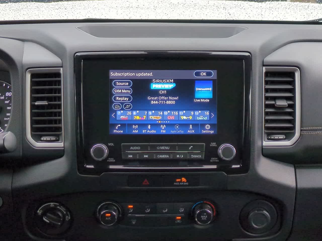Used 2022 Glacier White Nissan SV image 17