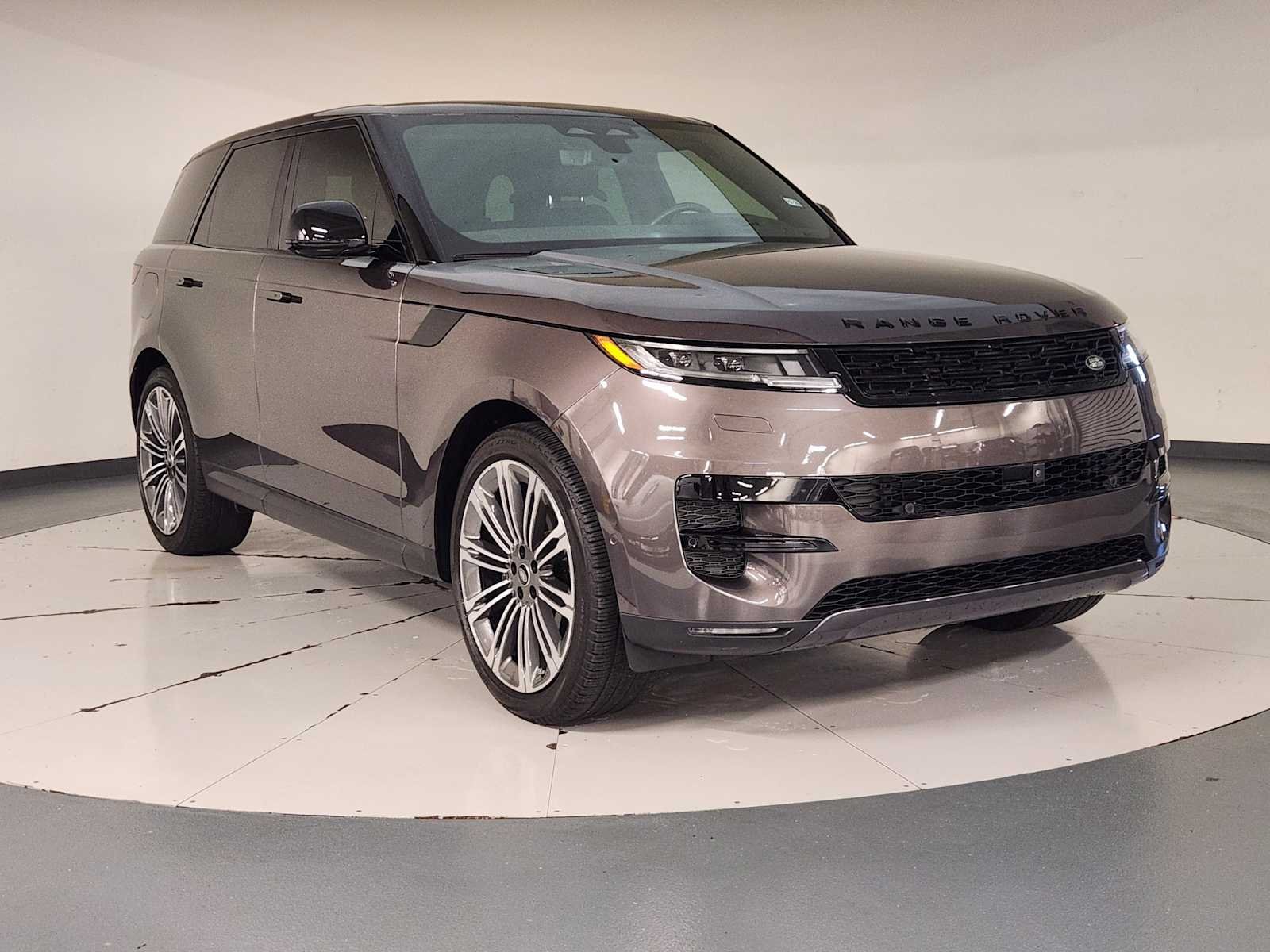 Certified Used 2024 Charente Grey Premium Metallic Land Rover SE image 7