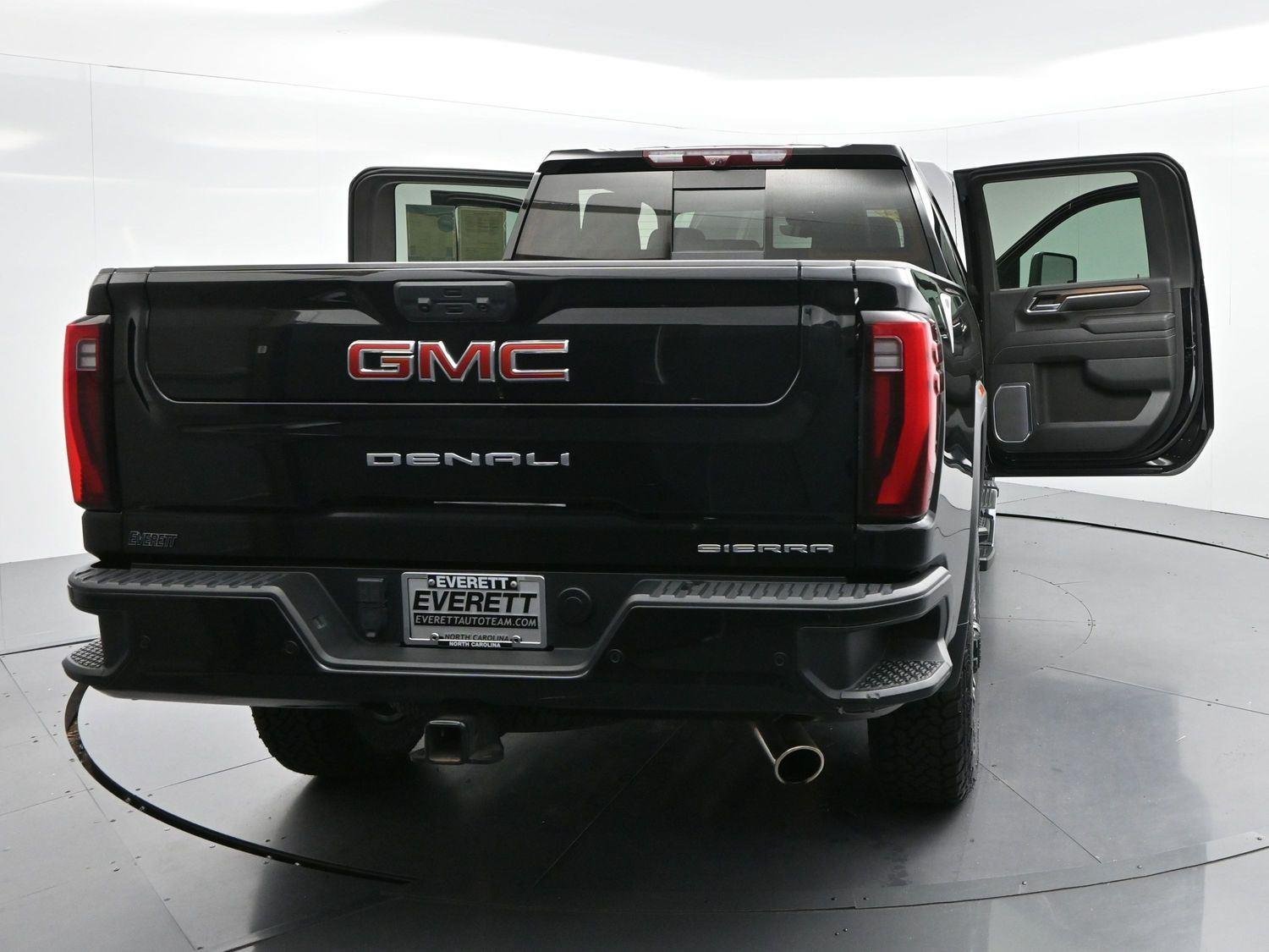 Used 2024 Onyx Black GMC Denali image 45