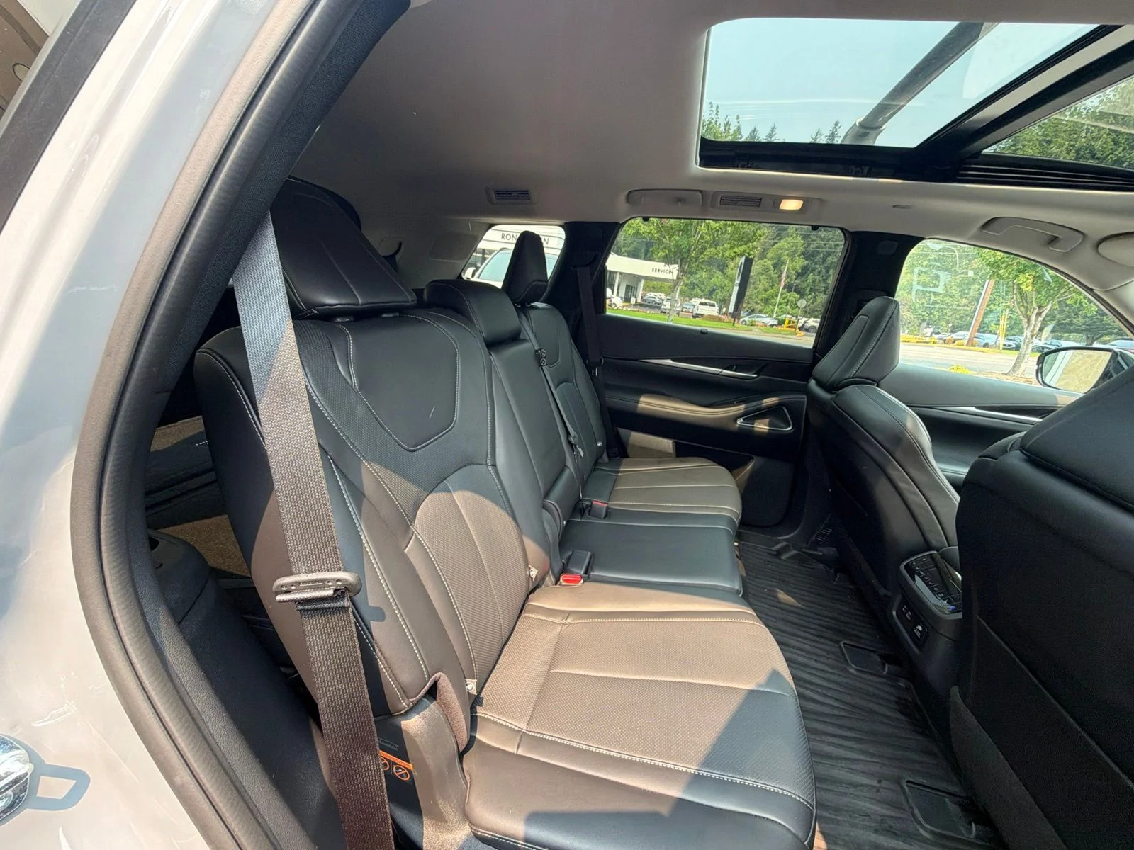 Certified Used 2025 Harbor Gray INFINITI Sensory image 6