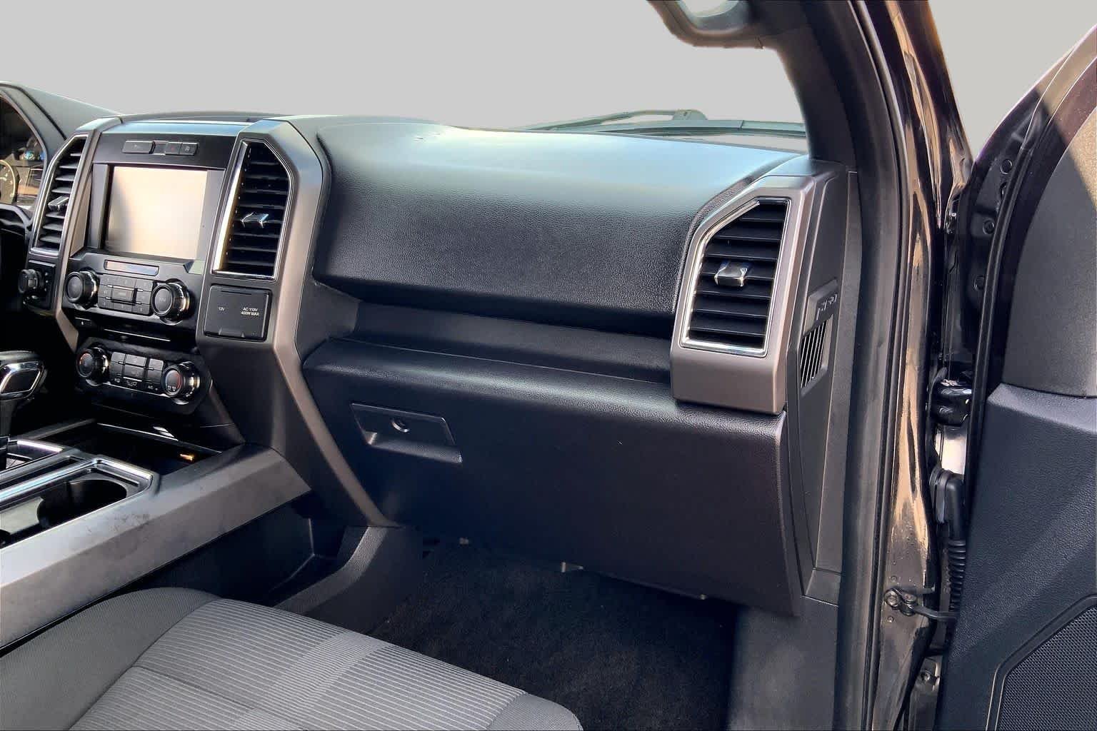 Used 2015 Tuxedo Black Metallic Ford XLT image 17