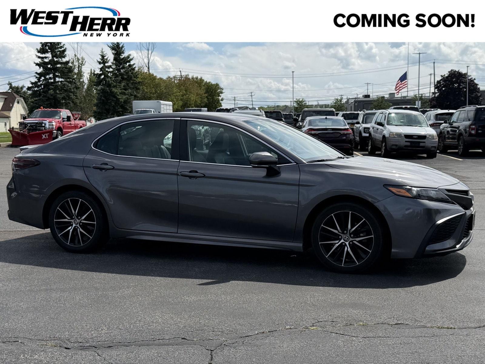 Used 2023 Predawn Gray Mica Toyota SE image 1