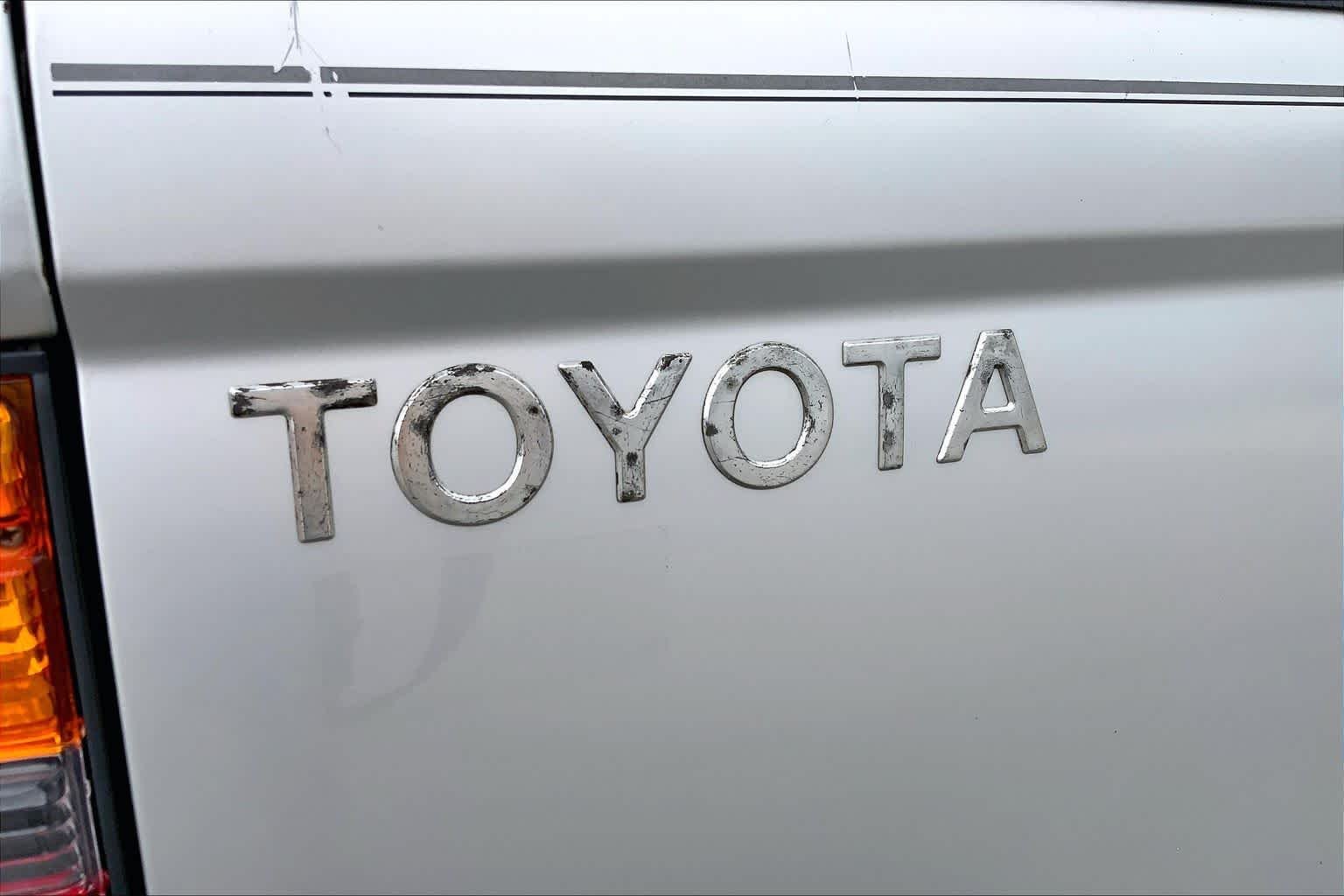 Used 2003 Lunar Mist Metallic Toyota PreRunner image 27
