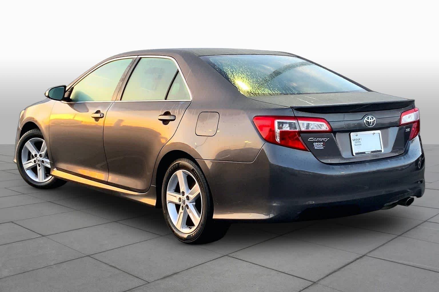Used 2014 Magnetic Gray Metallic Toyota SE image 10