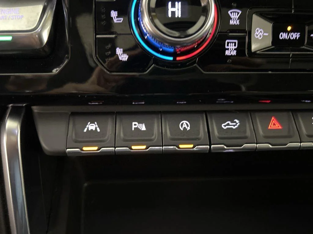 Used 2023 Titanium GMC Denali image 34