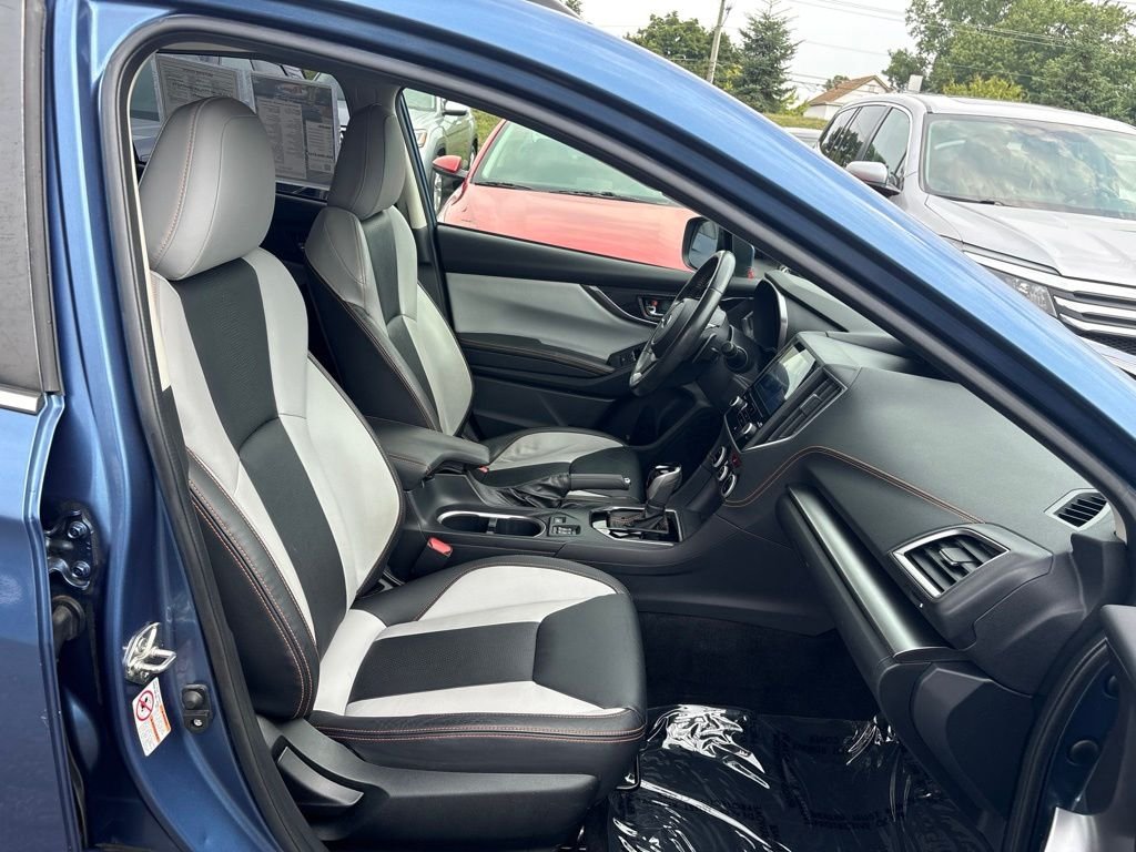 Used 2018 Blue Subaru 2.0i Limited image 10