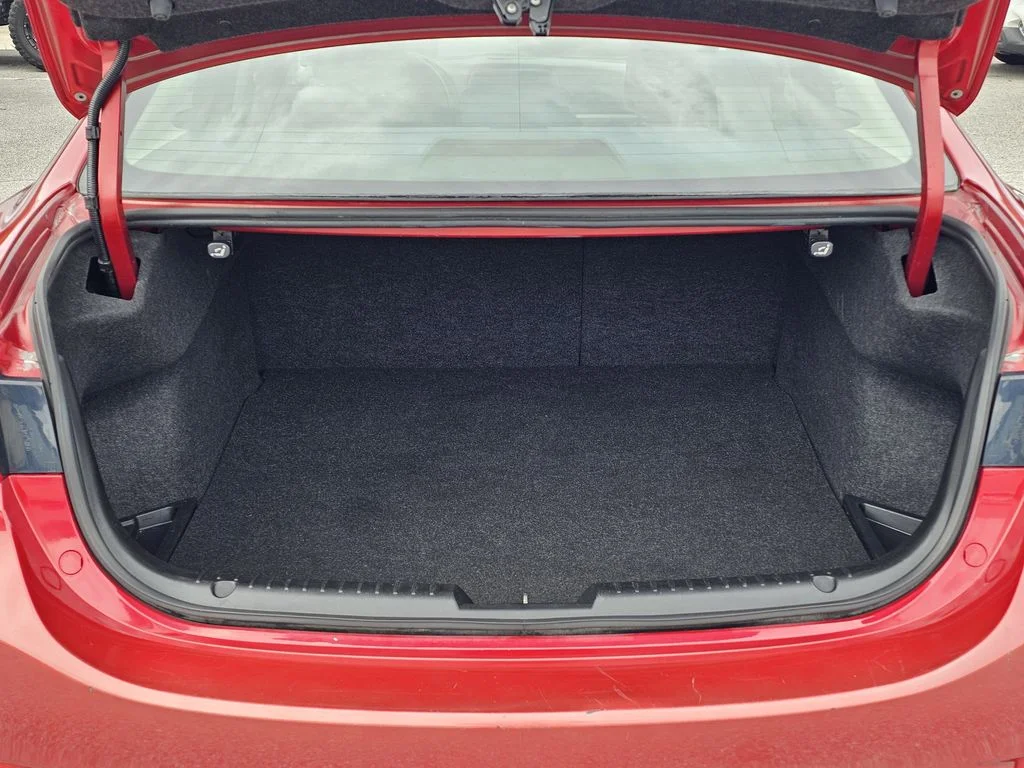 Used 2015 Red Mazda i Sport image 9