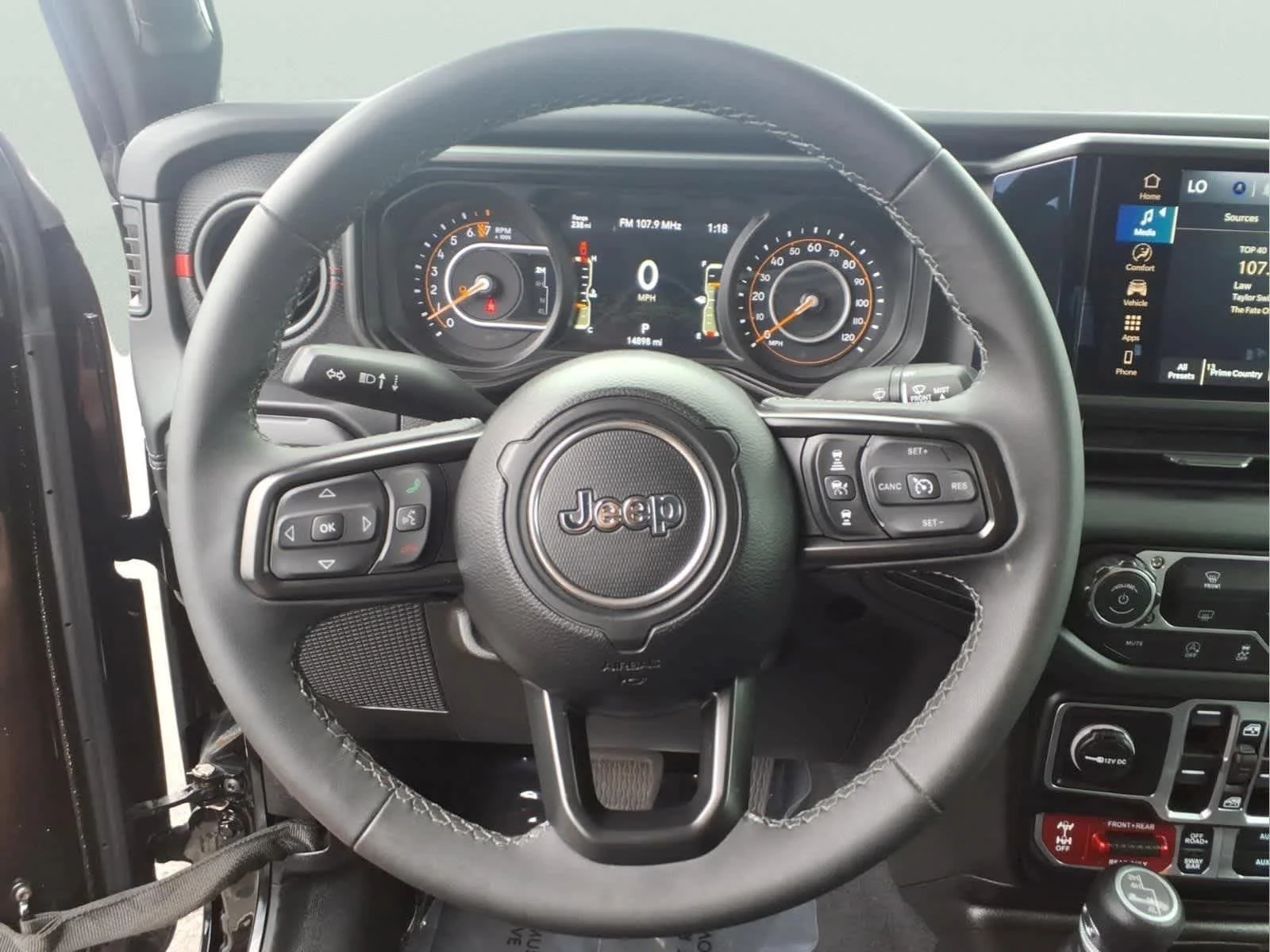 Used 2026 Black Clearcoat Jeep Rubicon image 29