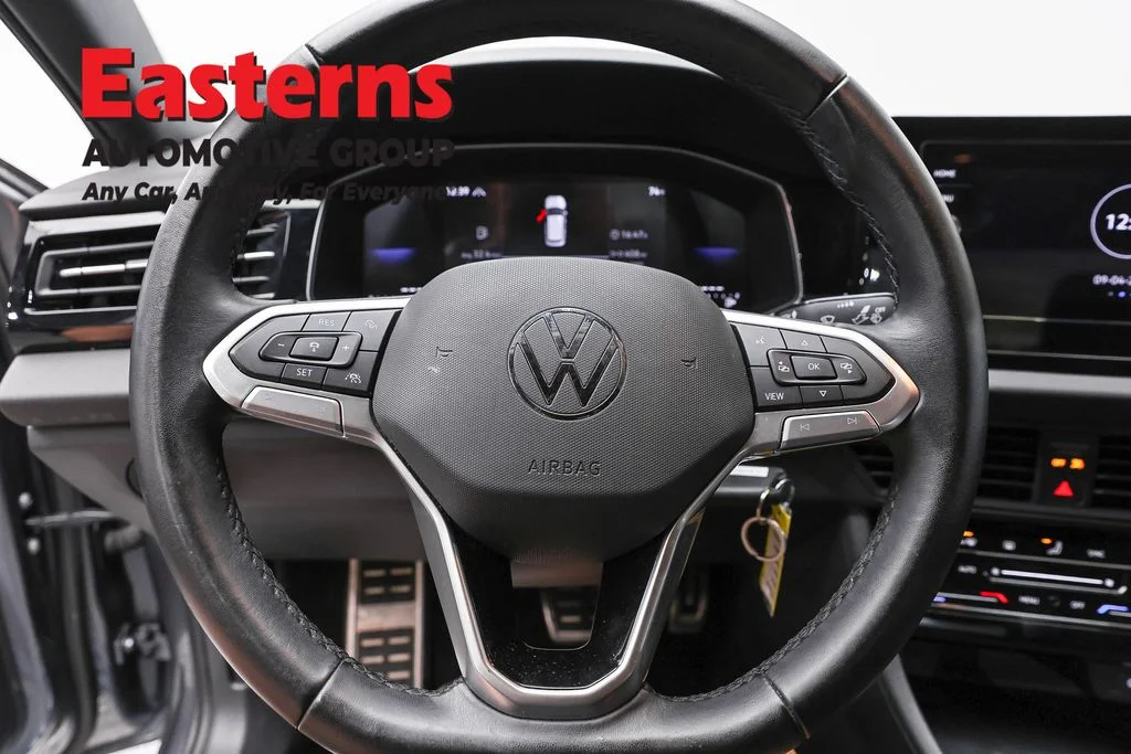 Used 2025 Gray Volkswagen 1.5T Sport image 10