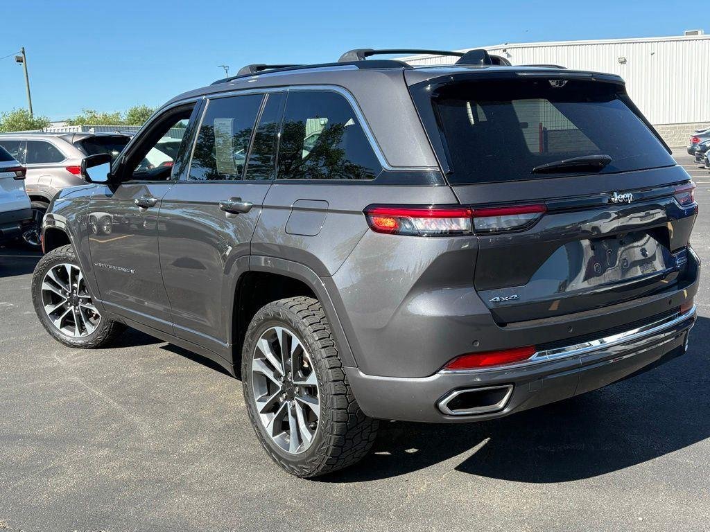 Used 2024 Baltic Gray Metallic Clearcoat Jeep Overland image 5