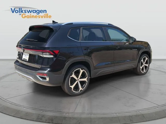 New 2026 Deep Black Pearl Volkswagen SEL image 4