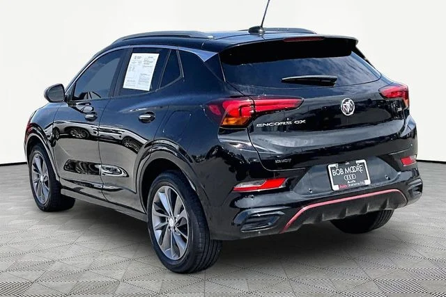 Used 2022 Black Buick Select image 12