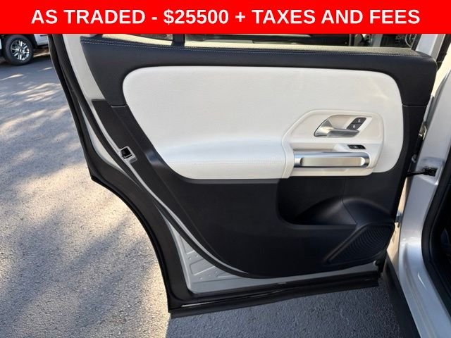Used 2021 Silver Mercedes-Benz GLB 250 image 13